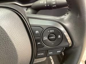 Toyota Corolla 1.8 Hybrid XS - Image 12