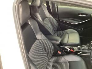 Toyota Corolla 1.8 Hybrid XS - Image 18
