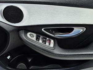 Mercedes-Benz C-Class C200 - Image 13