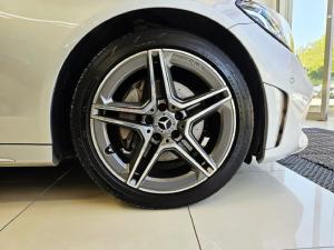 Mercedes-Benz C-Class C200 - Image 7
