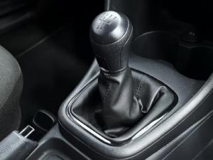 Volkswagen Polo Vivo hatch 1.4 Trendline - Image 24