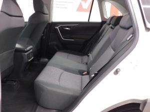 Toyota RAV4 2.0 GX CVT - Image 3