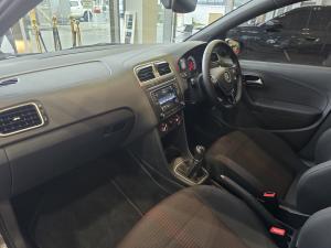 Volkswagen Polo Vivo hatch 1.0TSI GT - Image 8