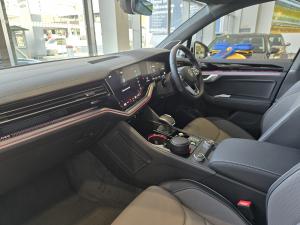 Volkswagen Touareg V6 TDI Executive R-Line - Image 10
