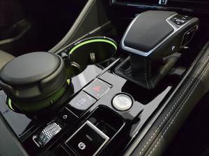 Volkswagen Touareg V6 TDI Executive R-Line - Image 13