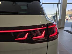 Volkswagen Touareg V6 TDI Executive R-Line - Image 6