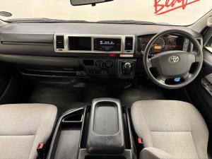 Toyota Hiace 2.5D-4D bus 14-seater GL - Image 6
