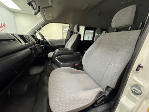 Toyota Hiace 2.5D-4D bus 14-seater GL - Image 7