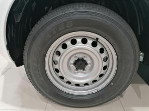 Nissan Navara 2.5DDTi double cab SE auto - Image 14