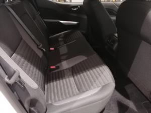 Nissan Navara 2.5DDTi double cab SE auto - Image 4