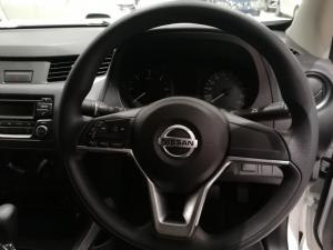 Nissan Navara 2.5DDTi double cab SE auto - Image 5