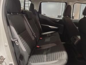 Nissan Navara 2.5DDTi double cab SE auto - Image 7