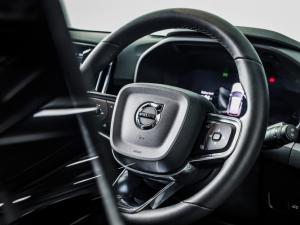 Volvo XC40 Recharge Single Motor Plus - Image 11