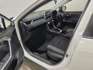 Toyota RAV4 2.0 GX - Image 7