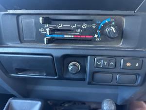 Toyota Land Cruiser 79 4.5D-4D V8 double cab LX - Image 12