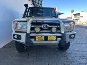 Toyota Land Cruiser 79 4.5D-4D V8 double cab LX - Image 4