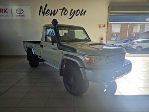 Toyota Land Cruiser 79 4.5D-4D V8 single cab LX - Image 1
