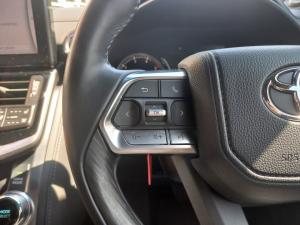 Toyota Land Cruiser 300 3.3D GR-Sport - Image 9