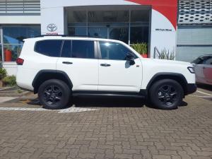 Toyota Land Cruiser 300 3.3D GR-Sport - Image 3