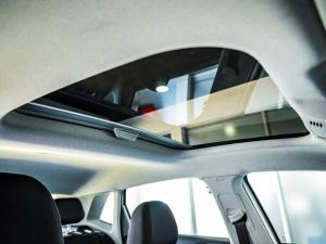 Volkswagen Polo hatch 1.0TSI Life auto - Image 11