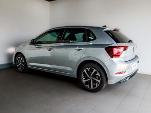 Volkswagen Polo hatch 1.0TSI Life auto - Image 5