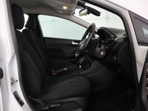 Ford Fiesta 1.0T Trend auto - Image 13