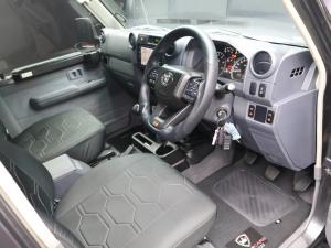 Toyota Land Cruiser 79 4.5D-4D V8 double cab LX - Image 9