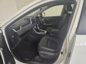 Toyota RAV4 2.0 VX - Image 11