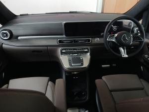 Mercedes-Benz V-Class V300d Exclusive - Image 11