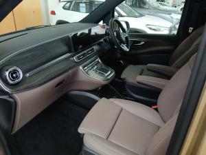 Mercedes-Benz V-Class V300d Exclusive - Image 13
