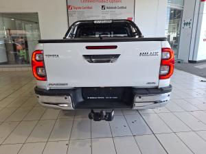 Toyota Hilux 2.8GD-6 double cab 4x4 Raider auto - Image 5