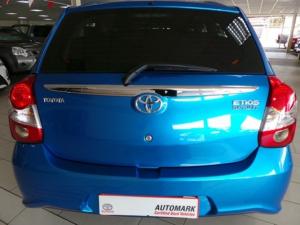 Toyota Etios hatch 1.5 Sprint - Image 4