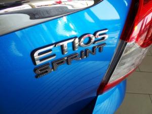 Toyota Etios hatch 1.5 Sprint - Image 8