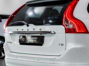 Volvo XC60 T5 AWD Inscription - Image 10