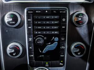 Volvo XC60 T5 AWD Inscription - Image 16