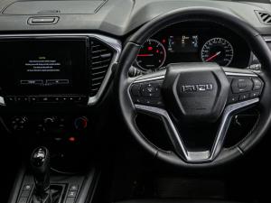 Isuzu D-Max 1.9TD double cab LS auto - Image 9