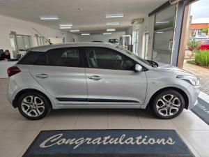 Hyundai i20 1.2 Fluid - Image 8