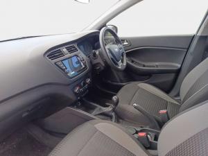 Hyundai i20 1.2 Motion - Image 10