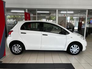 Toyota Yaris 1.0 5-door T1 (aircon+CD) - Image 3