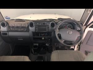 Toyota Land Cruiser 79 4.5D-4D V8 double cab LX - Image 6