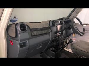 Toyota Land Cruiser 79 4.5D-4D V8 double cab LX - Image 7