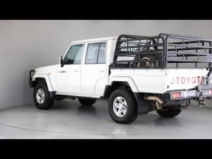 Toyota Land Cruiser 79 4.5D-4D V8 double cab LX - Image 17