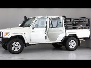 Toyota Land Cruiser 79 4.5D-4D V8 double cab LX - Image 21