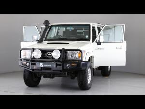 Toyota Land Cruiser 79 4.5D-4D V8 double cab LX - Image 22