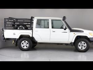 Toyota Land Cruiser 79 4.5D-4D V8 double cab LX - Image 3