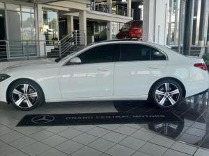 Mercedes-Benz C-Class C220d Avantgarde - Image 4