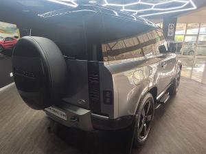 Land Rover Defender 90 D300 X-Dynamic SE - Image 12