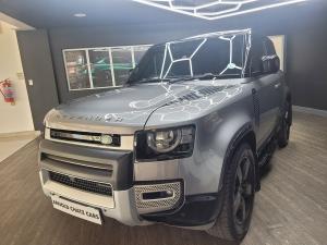Land Rover Defender 90 D300 X-Dynamic SE - Image 17