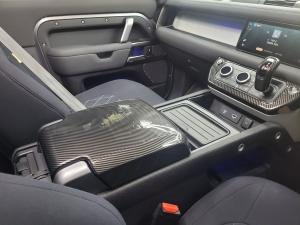 Land Rover Defender 90 D300 X-Dynamic SE - Image 20