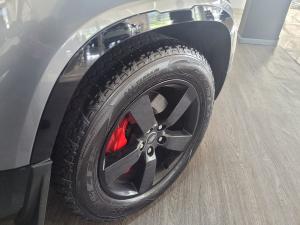 Land Rover Defender 90 D300 X-Dynamic SE - Image 3